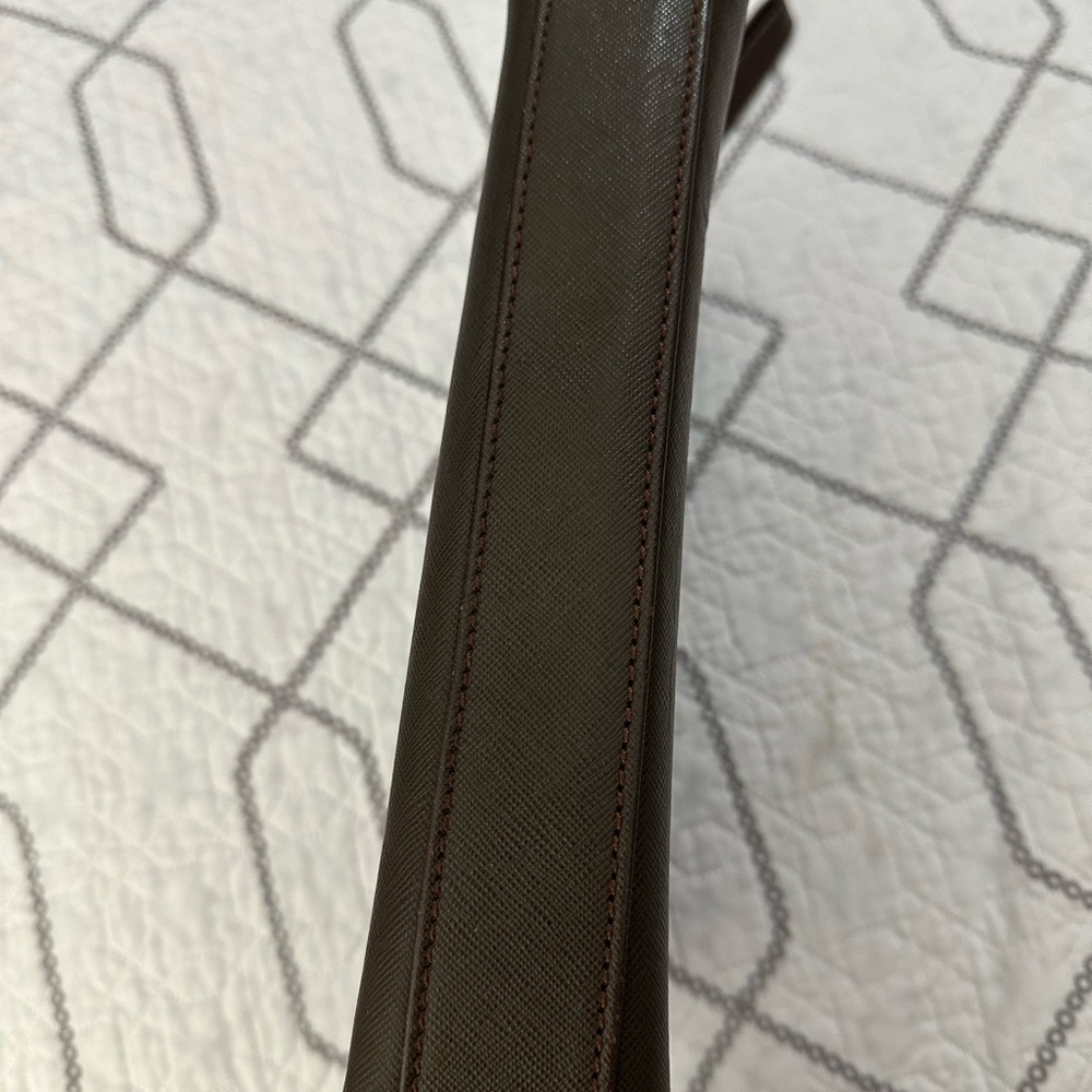 GUC Burberry Dark Brown Leather Clutch-very clean inside. - Picture 3 of 7